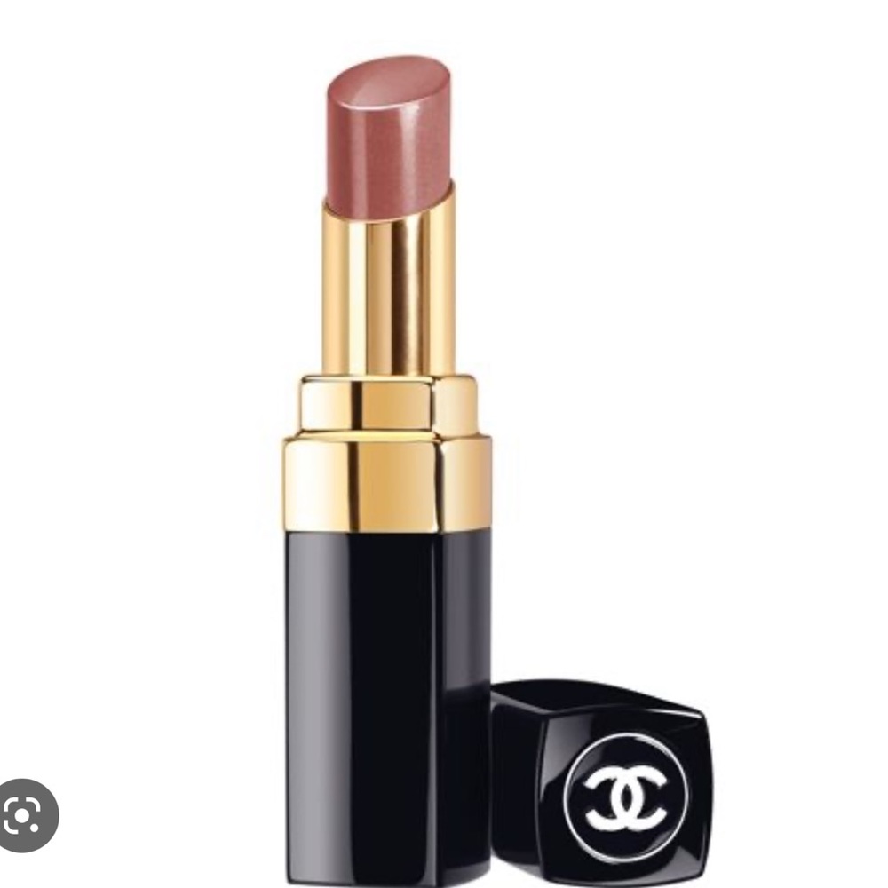 CHANEL lipstick